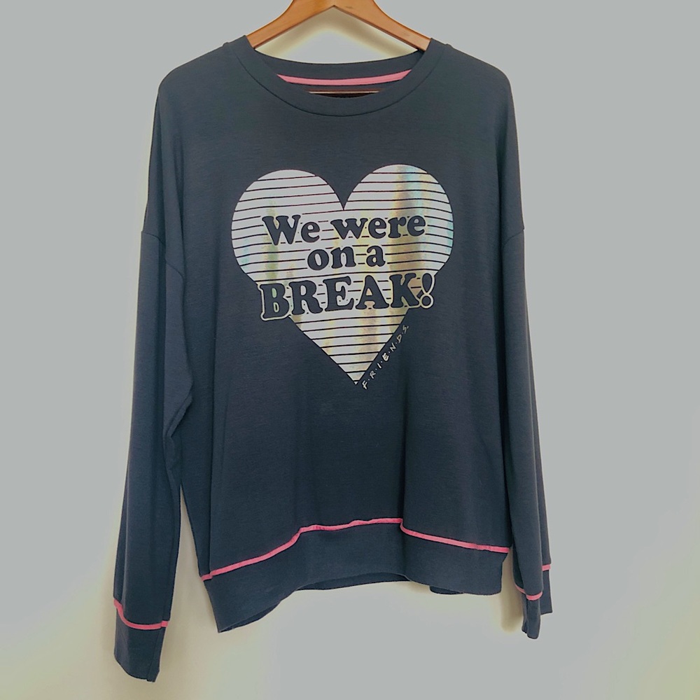 FRIENDS long sleeve top